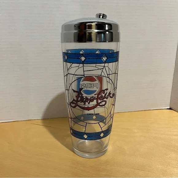 Vintage 1970's Pepsi Cola Tiffany Style Stained Glass Cocktail Shaker Barware - Picture 1 of 9
